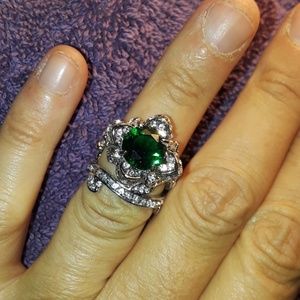 Size 6 costume wedding set Green glass cut gem